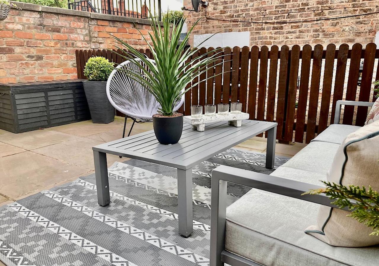 The Lodge Chester - Luxury Apartment For Two, With Free Parking! Hough Green Exterior photo